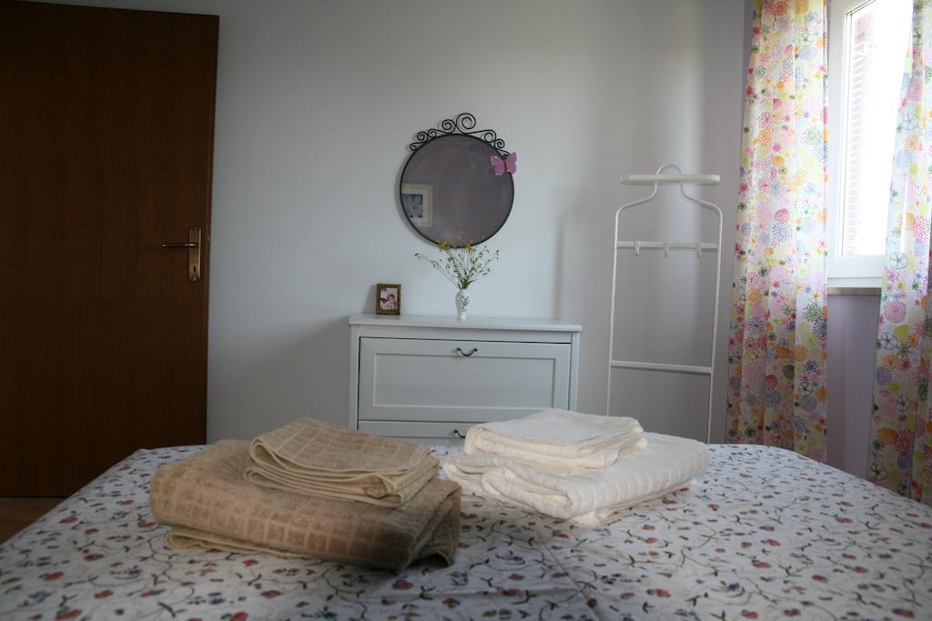 Apartments Roza Medulin Chambre photo